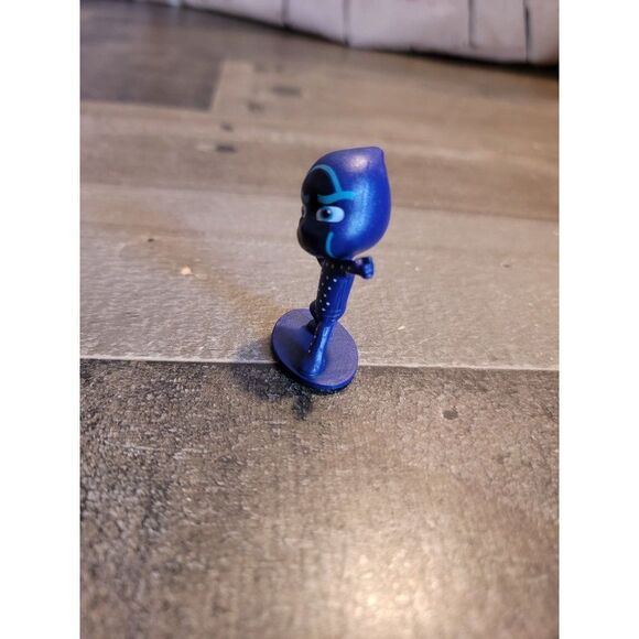 PJ masks 2020 blue suit guy frog box toy figure - Picture 2 of 4